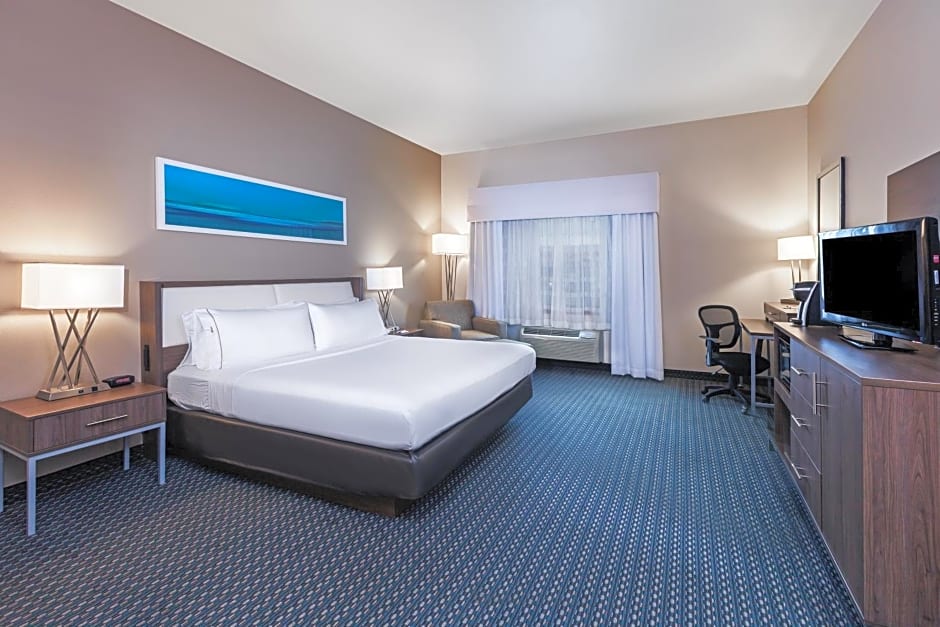 Holiday Inn Express & Suites Pharr