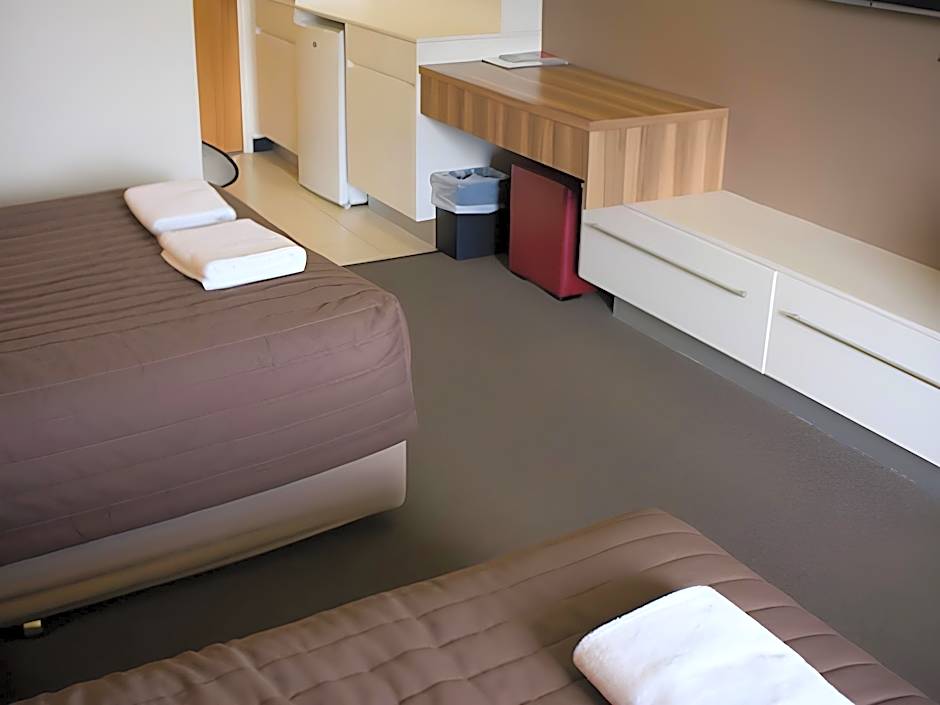 Red Cedars Motel