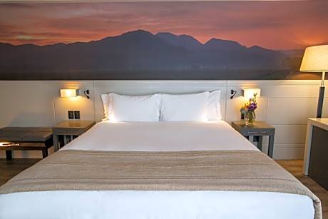 Superior King Room and Partial Ocean View