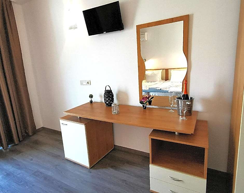 Largo Beach Hotel