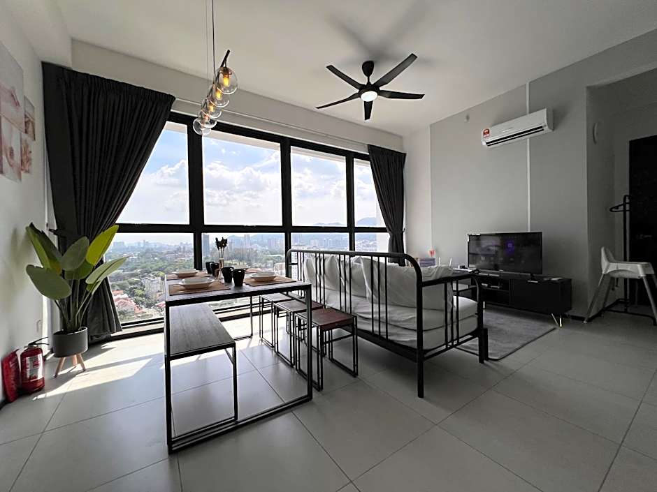 Georgetown Urban Family & Baby-Friendly Home with Skypool Seaview