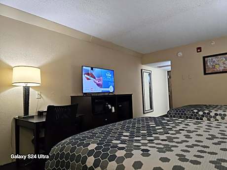Queen Room with Two Queen Beds - Disability Access/Non-Smoking