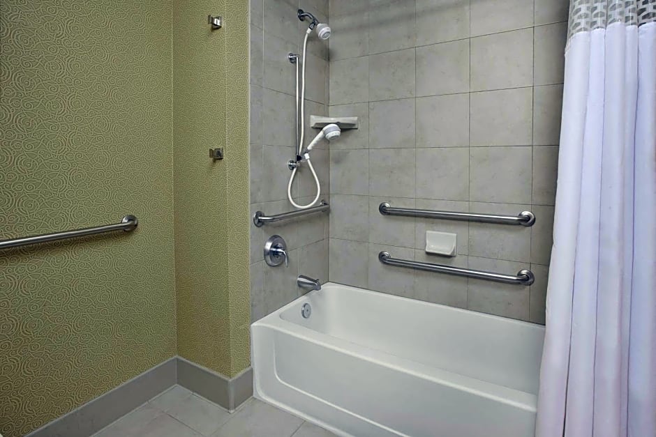 Hampton Inn & Suites Wichita-Northeast