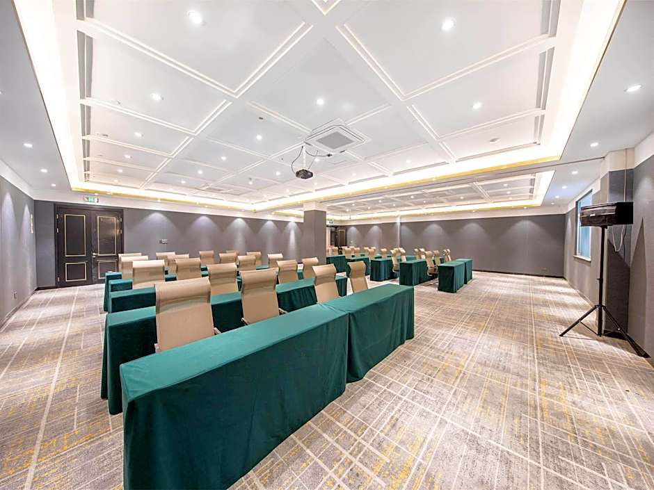 Xana Deluxe  Hotel Qingdao Beer Street Zhongshan Park