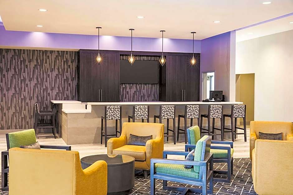La Quinta Inn & Suites by Wyndham McDonough