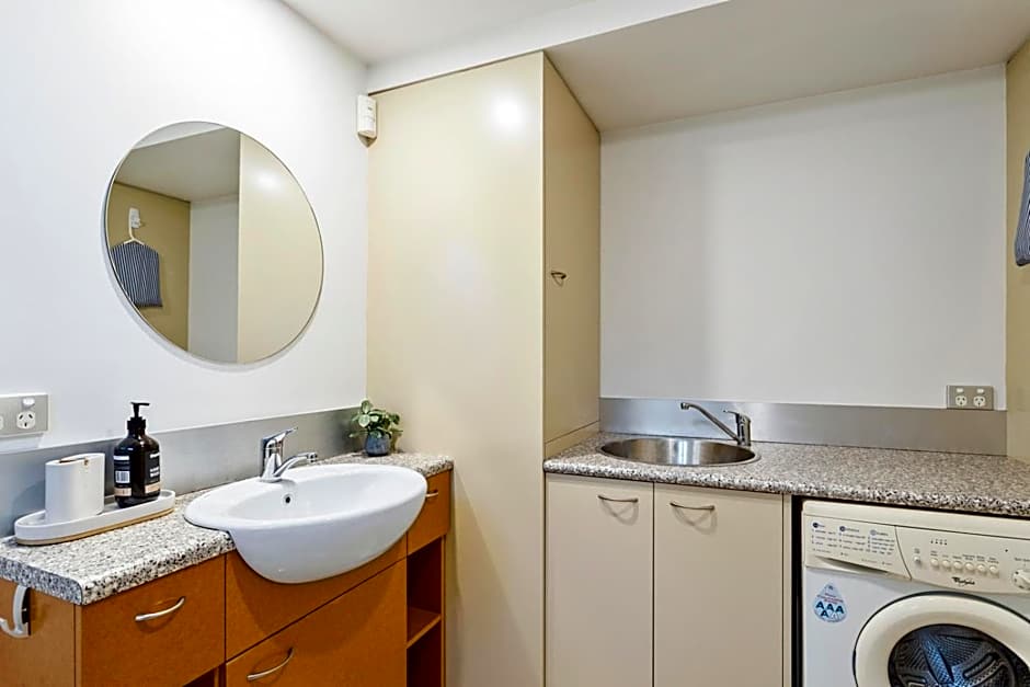 Four on Flinders - one bedroom apartment