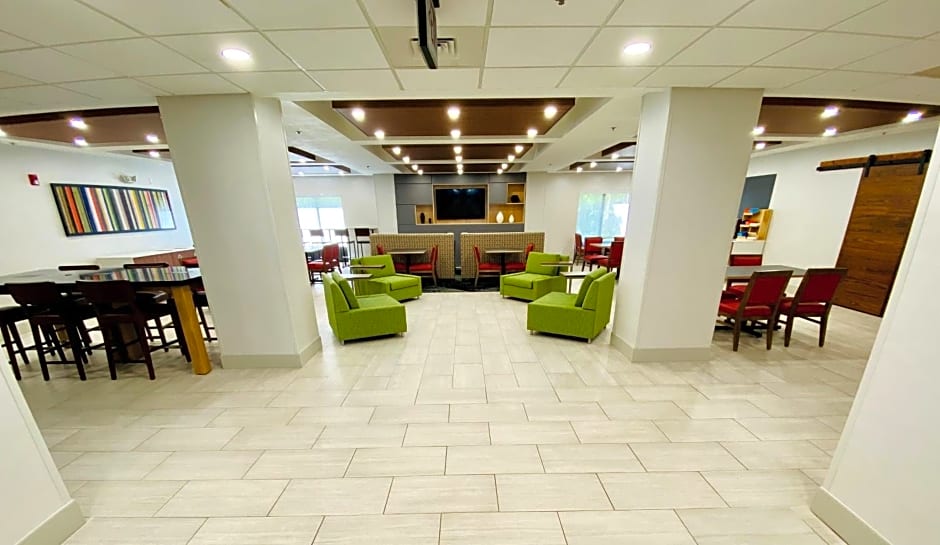 Holiday Inn Express & Suites Chesapeake By IHG