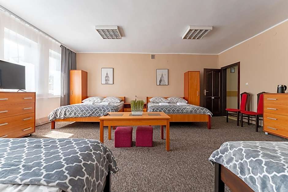 Hostelio - Tanie i komfortowe pokoje, parking, sklep na miejscu