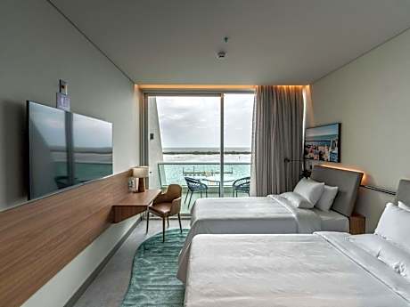 Superior Twin Room with Balcony and Sea View