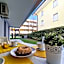 Welcoming flat just a short walk from the sea