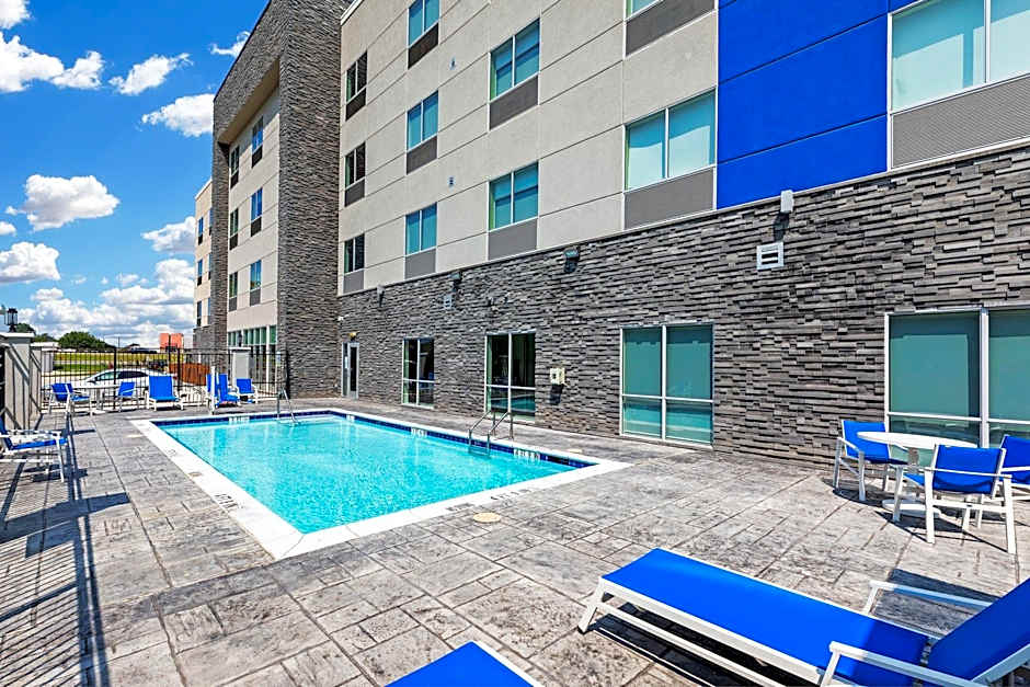 Holiday Inn Express And Suites Denton - Sanger By IHG