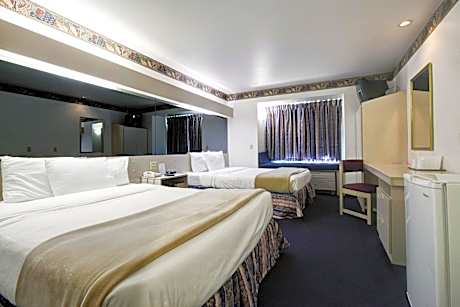 2 Queen Beds Non-Smoking