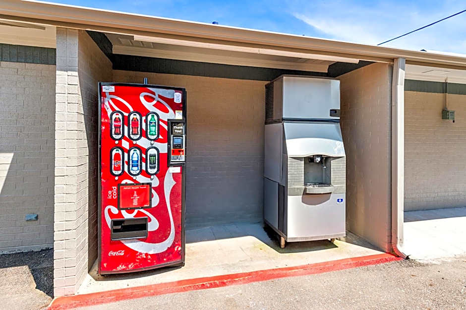 Econo Lodge Texarkana I-30