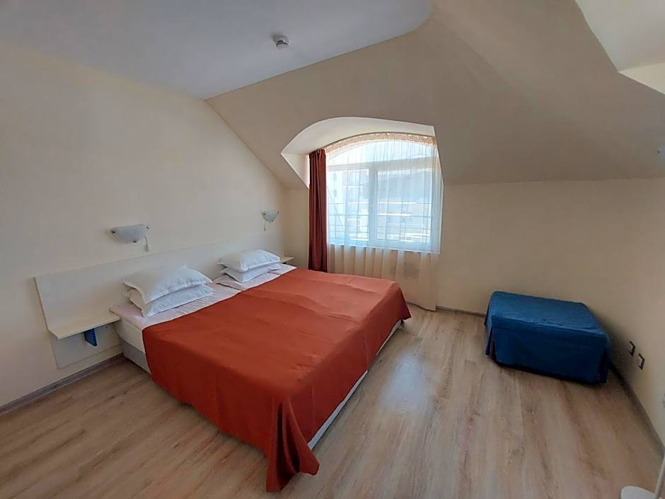 Mariner's Hotel - Self Catering - Adults Only
