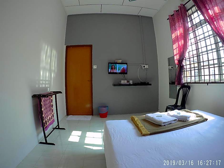 Semarak Beach Inn