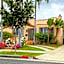 Beverly Hills 2BD