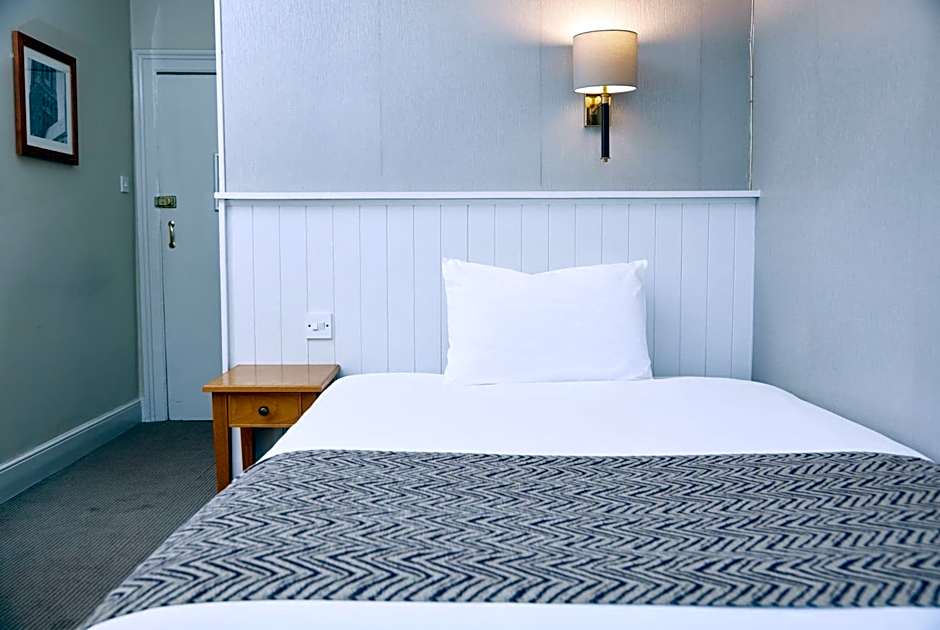 Lamb Hotel by Greene King Inns