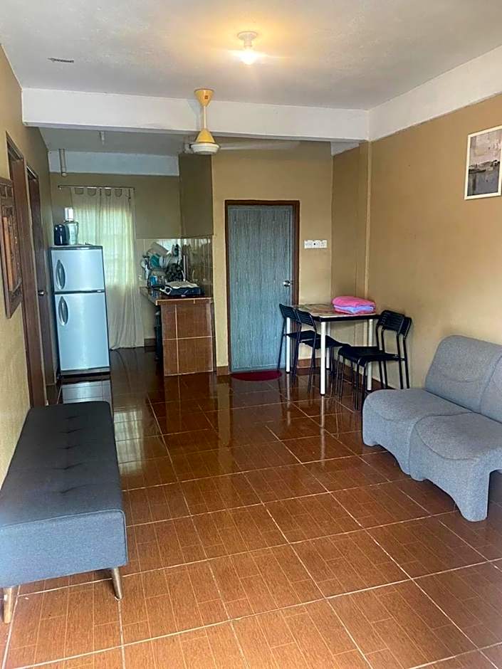 OYO 90910 Homestay D Lalang Inn