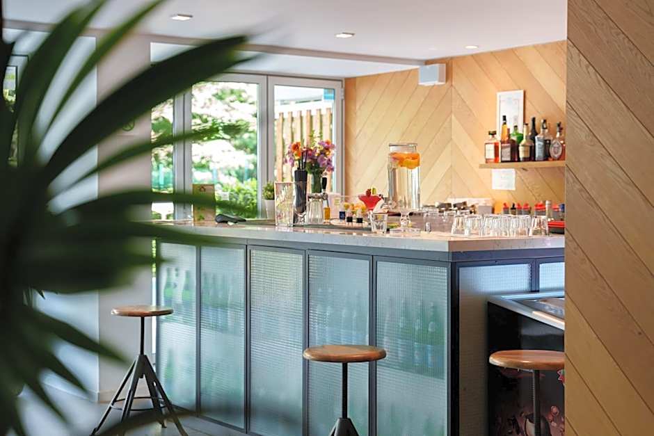 ibis Styles Golden Sands Roomer Hotel