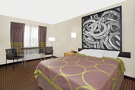 1 Queen Bed Non-Smoking