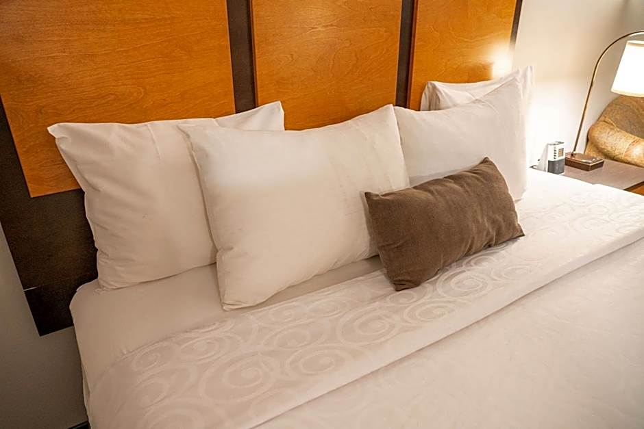 Pocaterra Inn & Waterslide