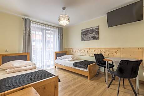 Triple Room with Private Bathroom