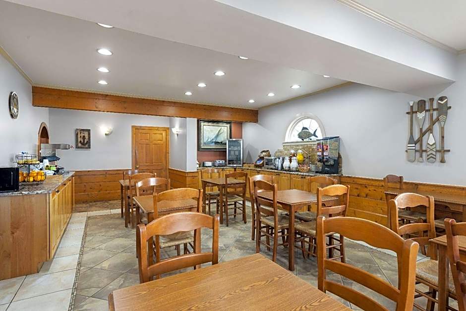 Days Inn by Wyndham Kill Devil Hills Oceanfront - Wilbur