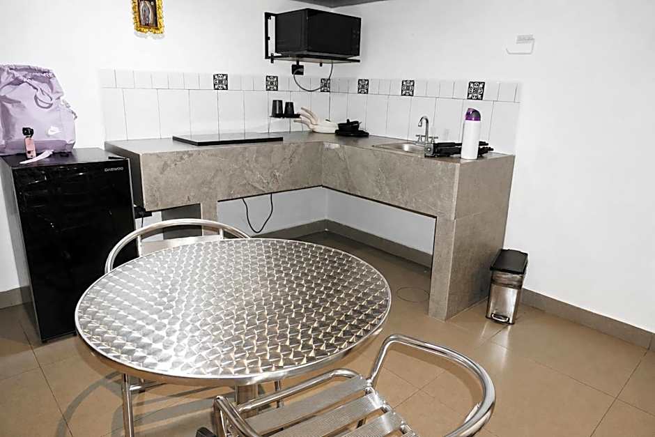 Estudios amueblados y equipados con cocineta en ubicación Céntrica MTY