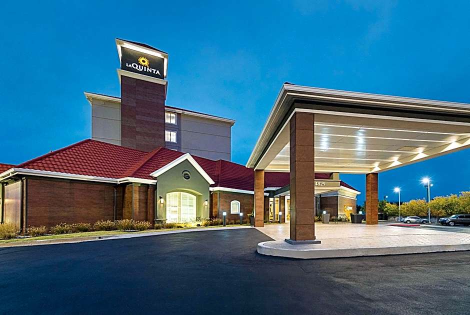 La Quinta Inn & Suites by Wyndham Oklahoma City North West Expressway