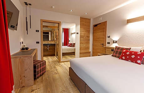 Standard Double or Twin Room with Balcony