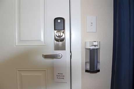 Queen Suite with Queen Sofa Sleeper  - Disability Access (No Pets)