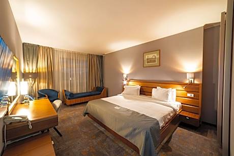 Premium Deluxe Room