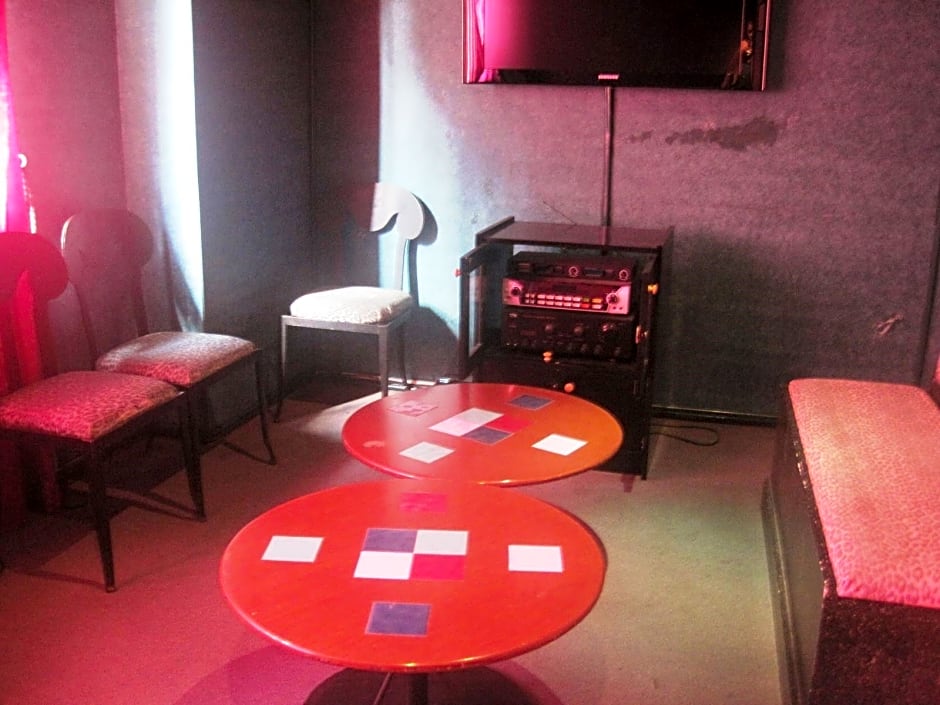 Alicia Hotel & Restaurant