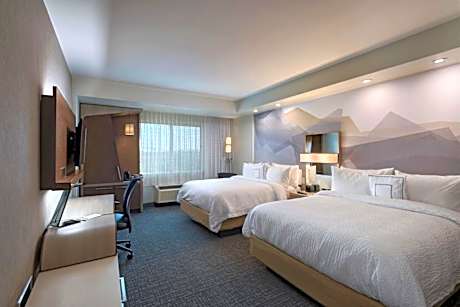 Queen Room with Two Queen Beds - Hearing Accessible