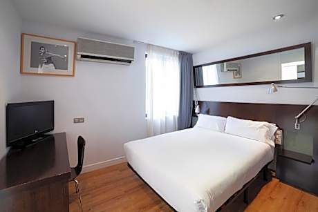 Double Room with two Extra Beds