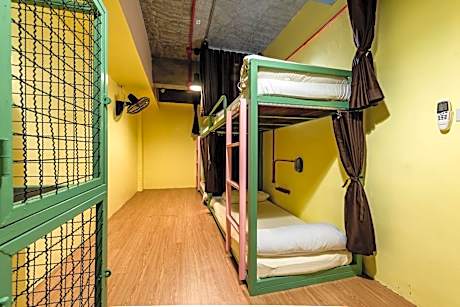Bed in 4-Bed Mixed Dormitory Room