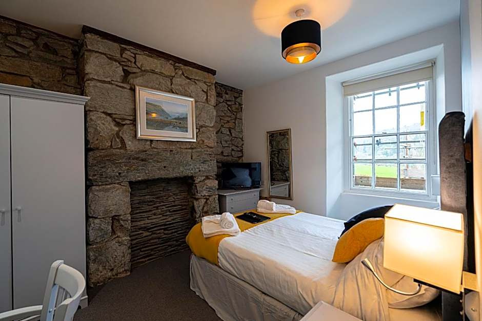Grapes Hotel, Bar & Restaurant Snowdonia Nr Zip World