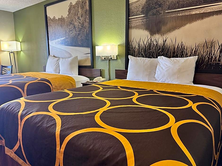 Super 8 By Wyndham Madison - Ridgeland Area