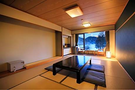 Japanese-Style Room