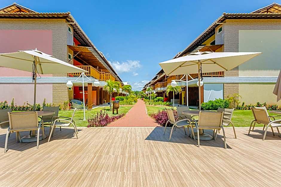 IT84 Wonderful 4-Suite Apartment, Right on the Beach - Itacimirim