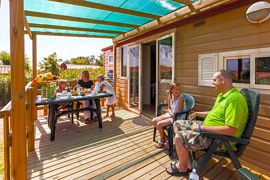 hu Park Albatros village