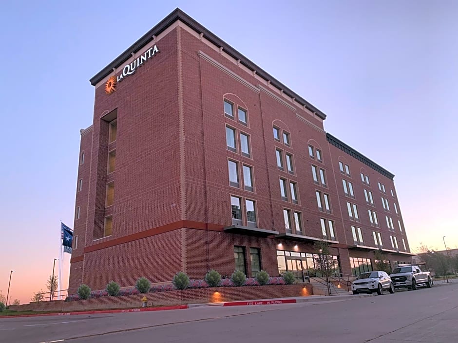  La Quinta Inn & Suites by Wyndham Dallas - Frisco Stadium