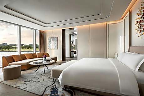 The Presidential Suite, 1 Bedroom Suite, 1 King, River View, Corner Room, High Floor