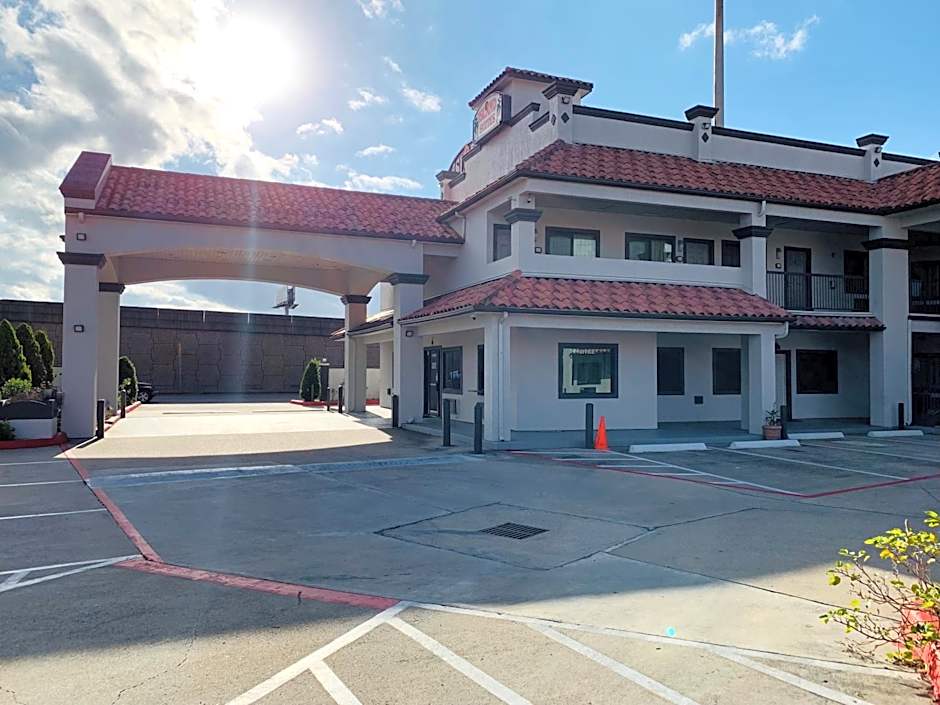 Island Suites Hobby Airport