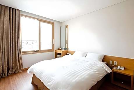 Sonobelle Tower C Standard Suite with Kitchen