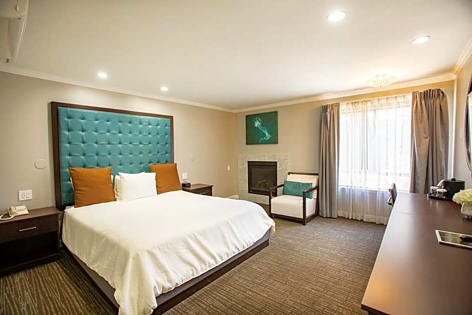 Munras Inn