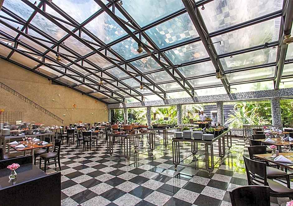 Estanplaza Funchal Faria Lima