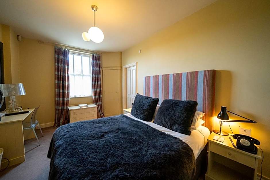 Photo 1 of 5 of Double Room