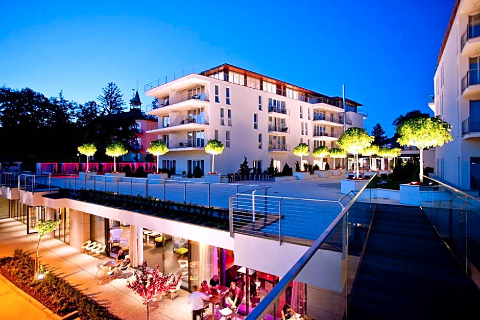 Lake's - My Lake Hotel