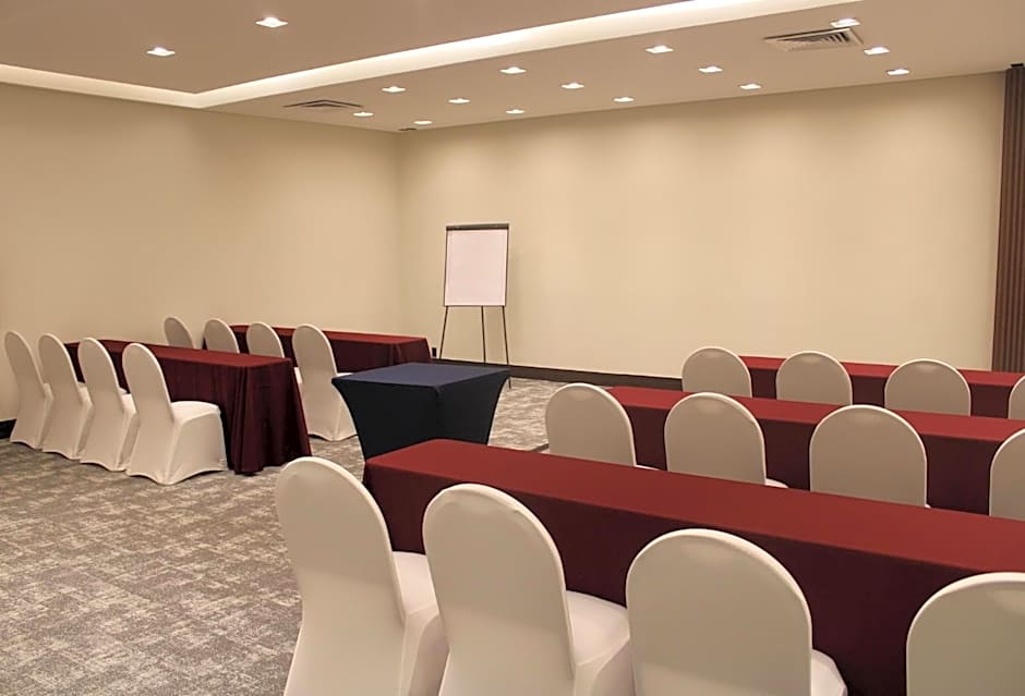 Holiday Inn Mexico Dali Airport By IHG